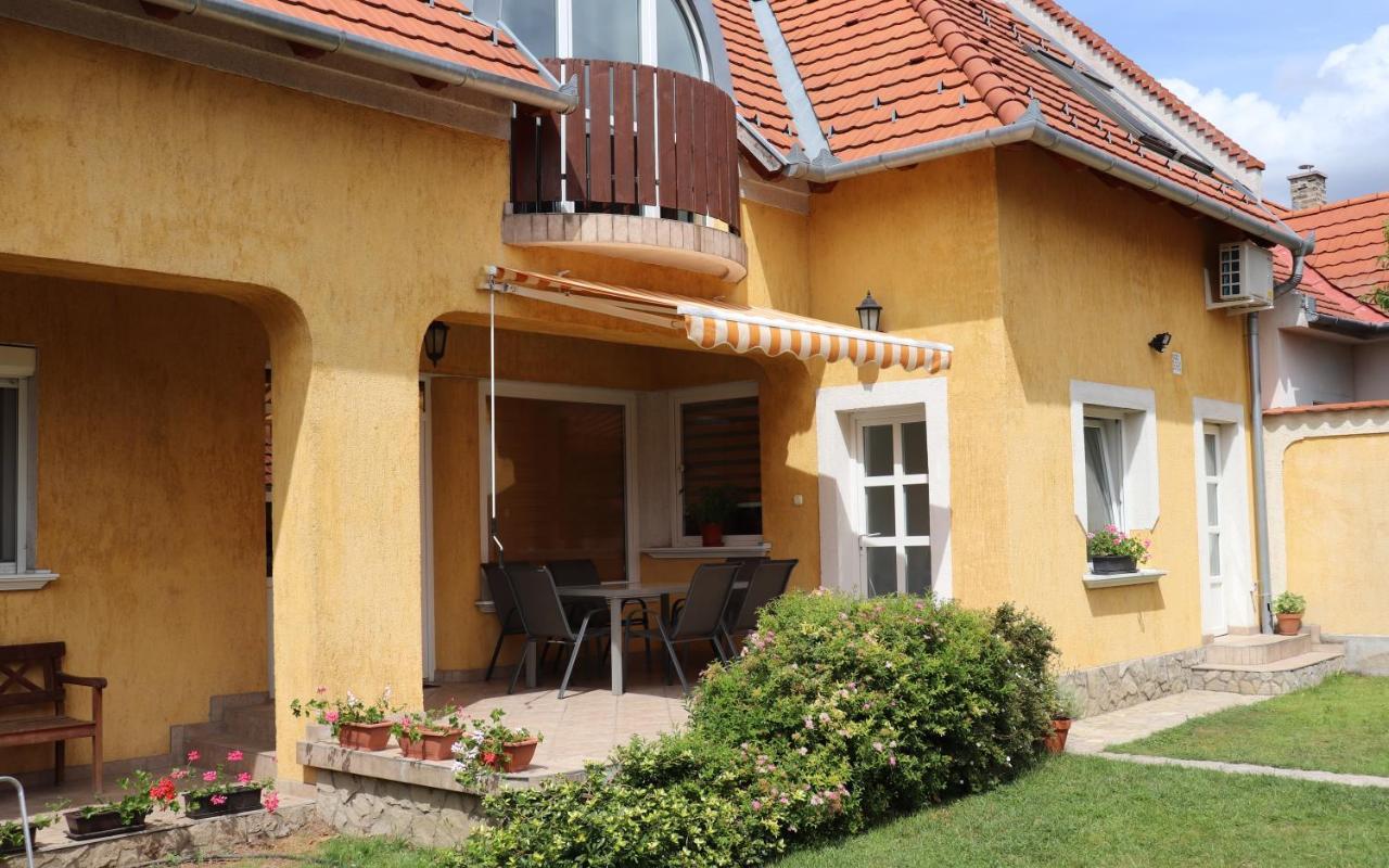 B6 Apartman Veszprém Exteriér fotografie